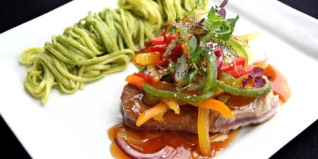 Tonijn met zuiderse salade